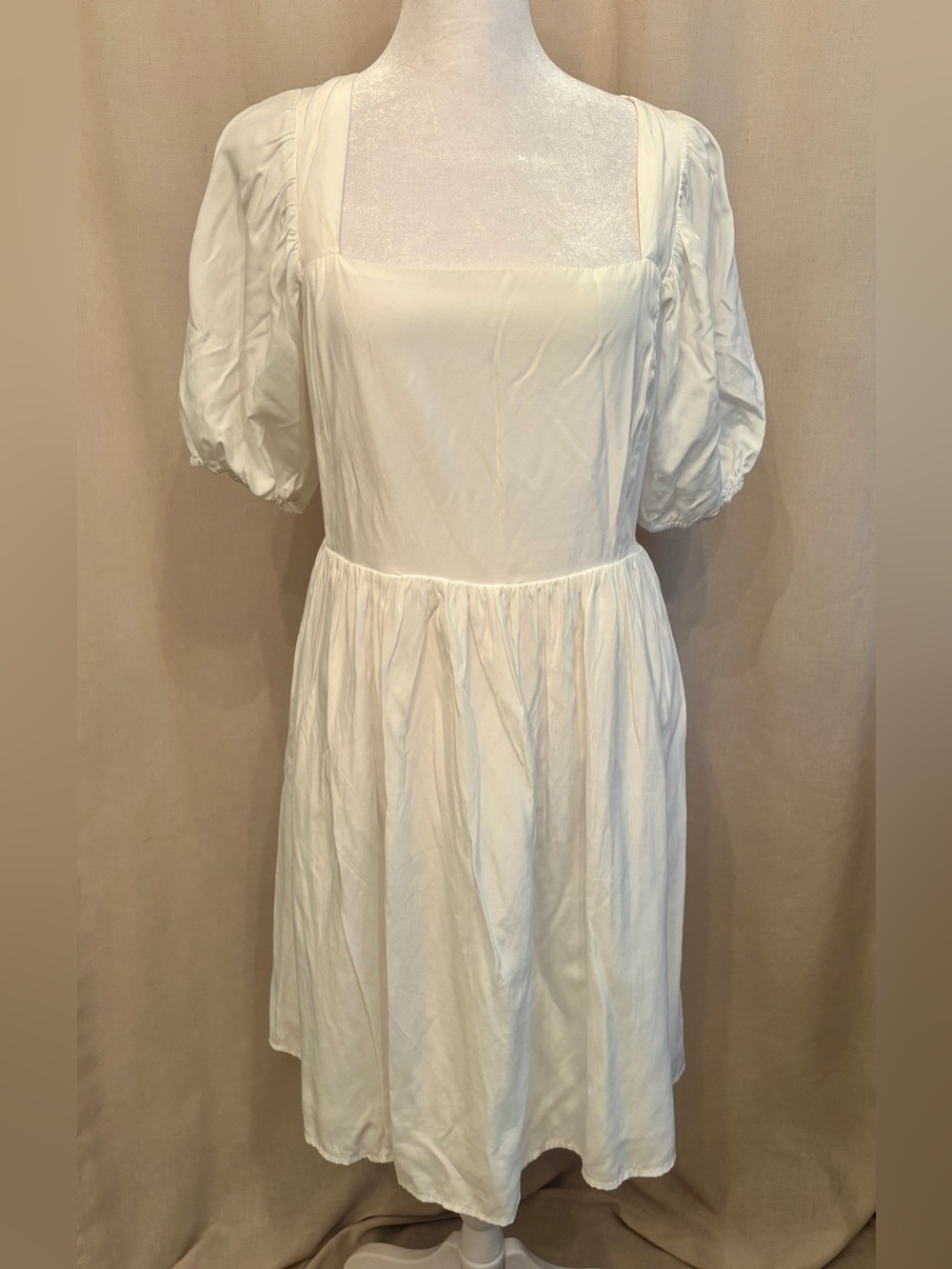 Molly Green Tiered Knee-Length Dress — Size M